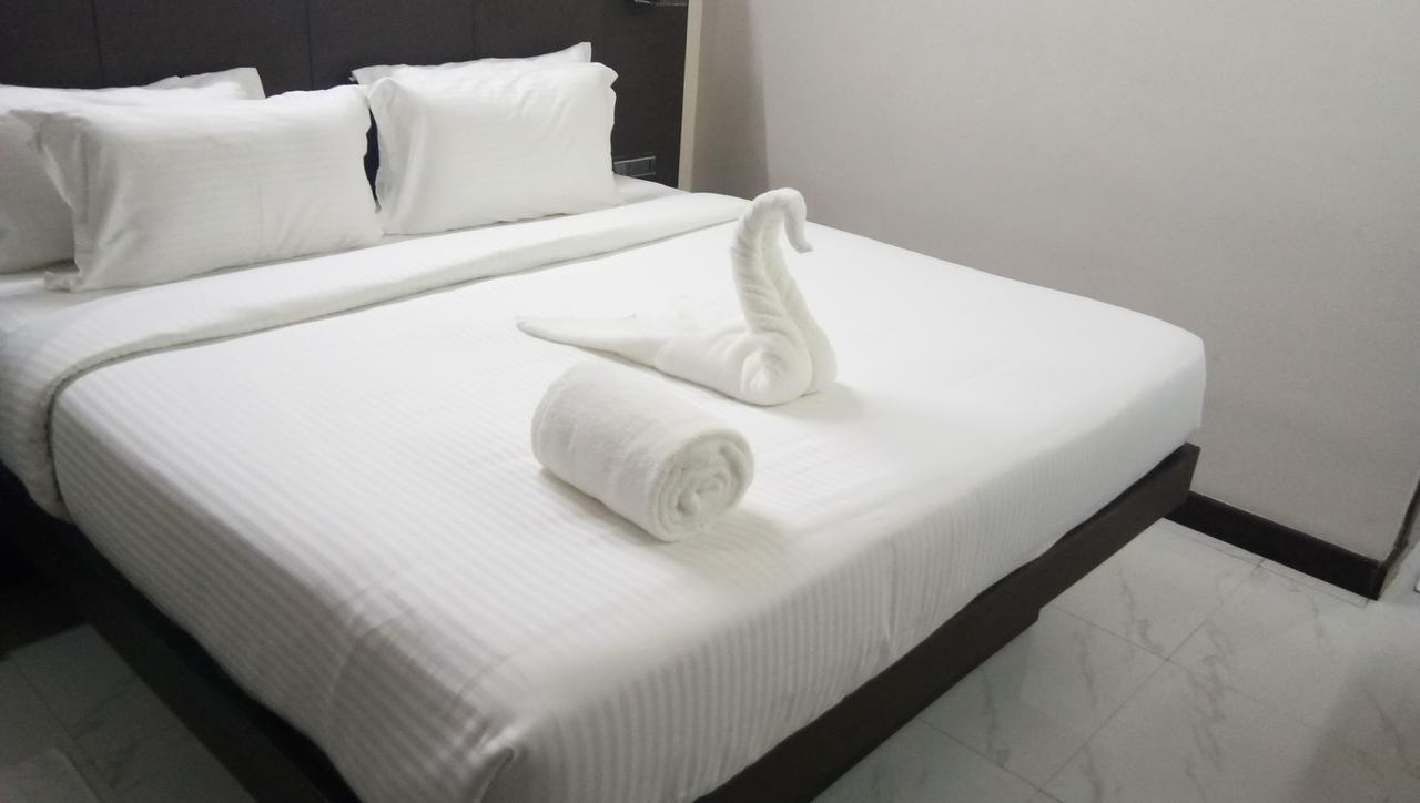 Hotel Surya Rājahmundry 外观 照片