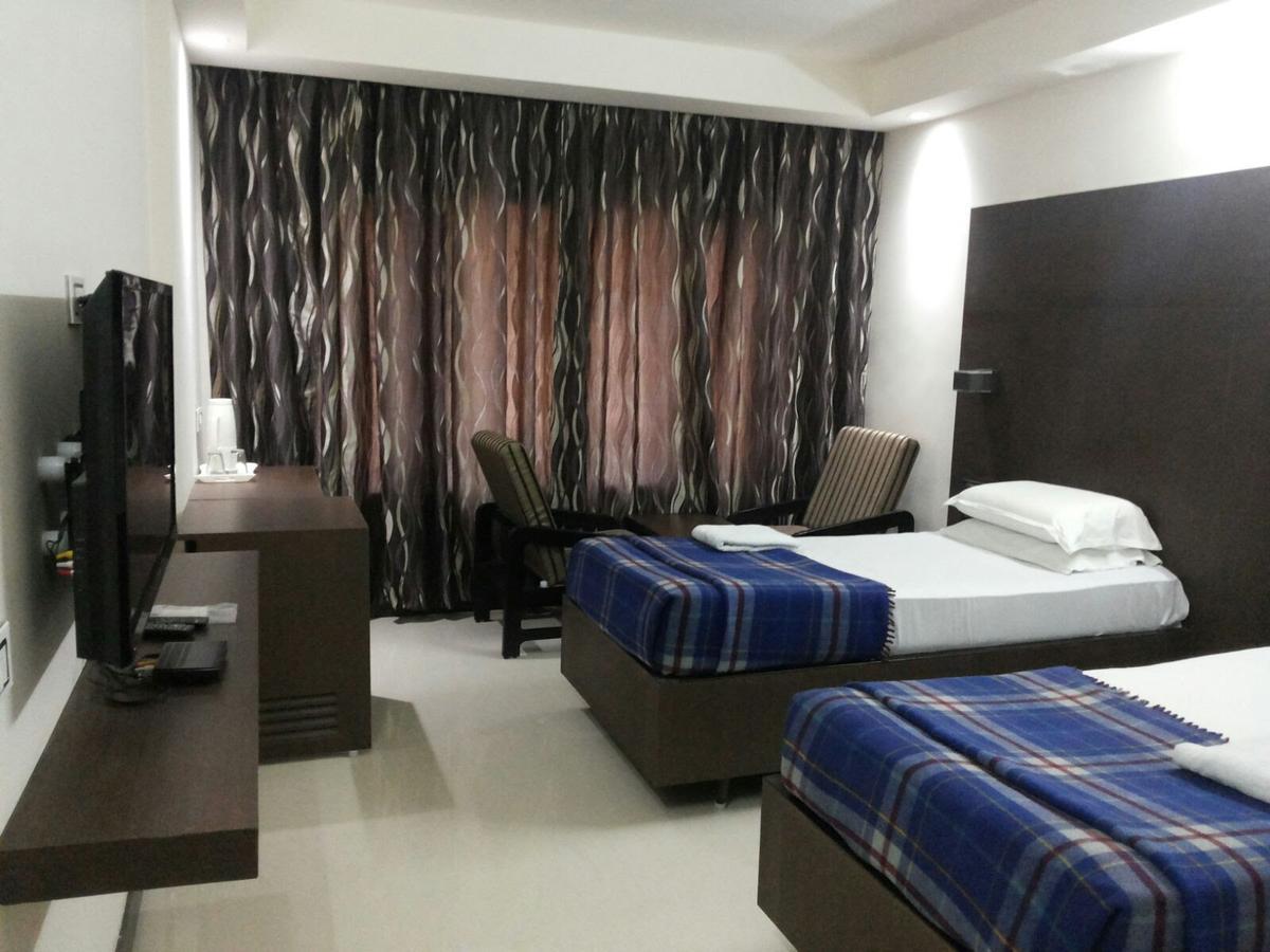 Hotel Surya Rājahmundry 外观 照片