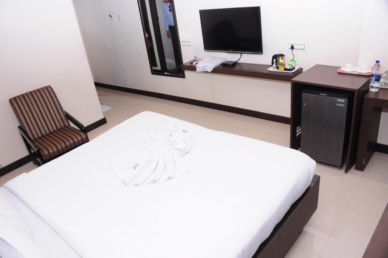 Hotel Surya Rājahmundry 外观 照片
