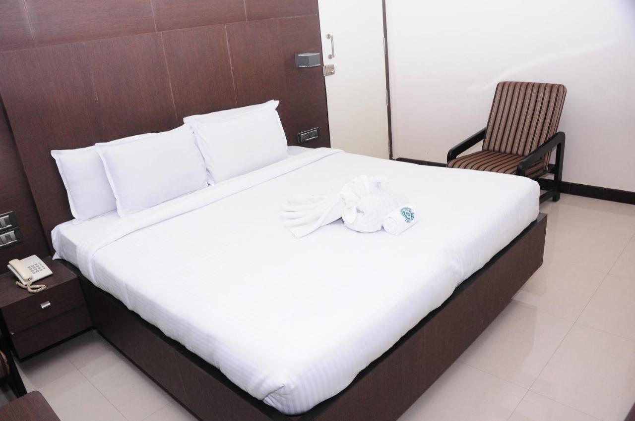 Hotel Surya Rājahmundry 外观 照片