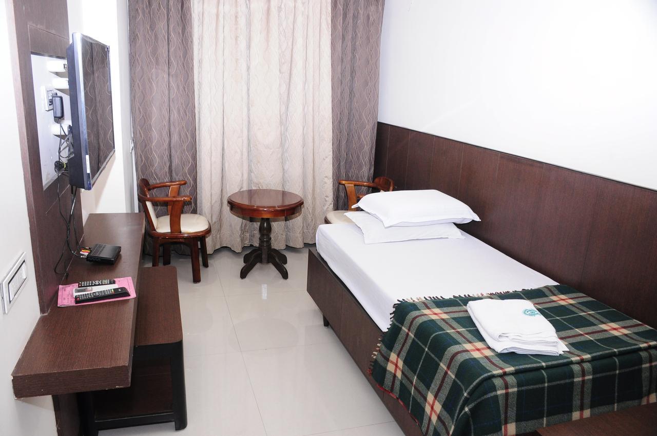 Hotel Surya Rājahmundry 外观 照片