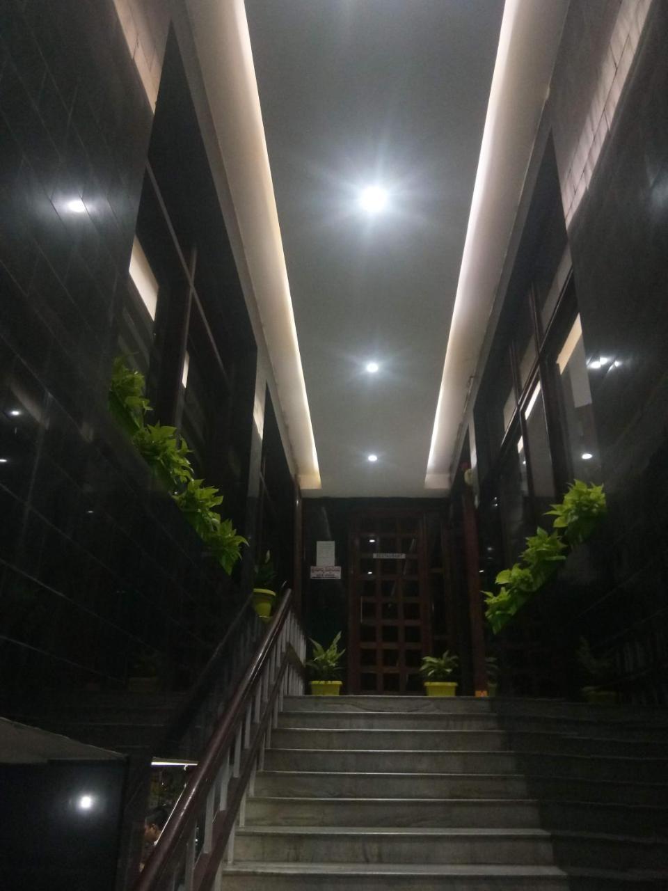Hotel Surya Rājahmundry 外观 照片