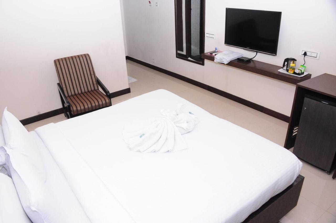 Hotel Surya Rājahmundry 外观 照片